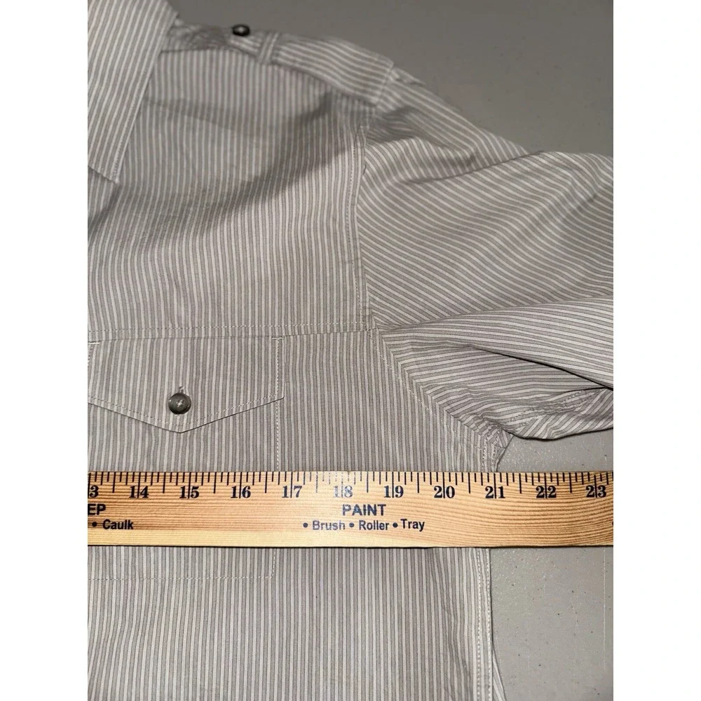 Calvin Klein Men's Non-Iron Long‎ Sleeve Grey Stripe Dress Shirt Size Medium